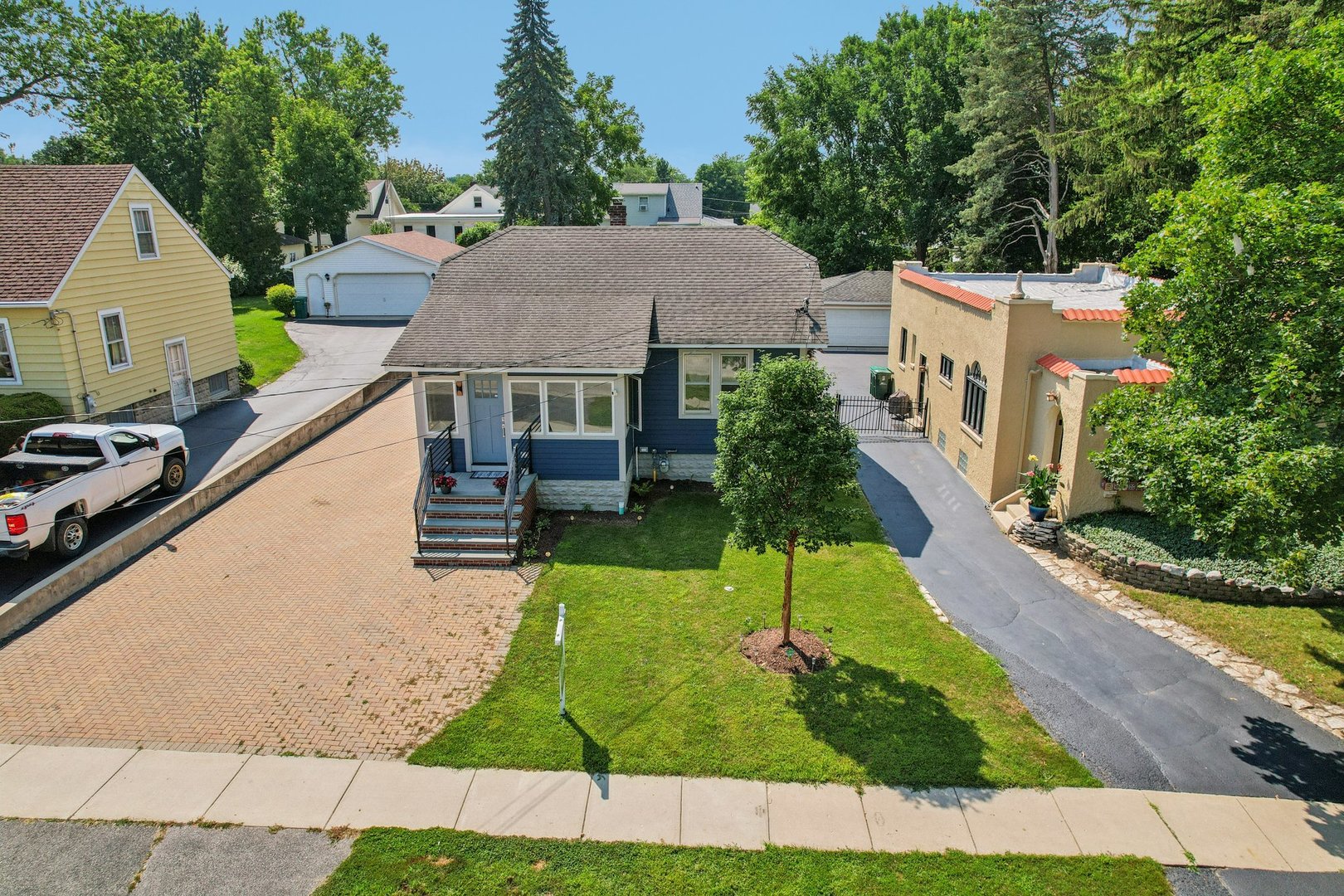 344 S Lake Street, Grayslake, IL 60030