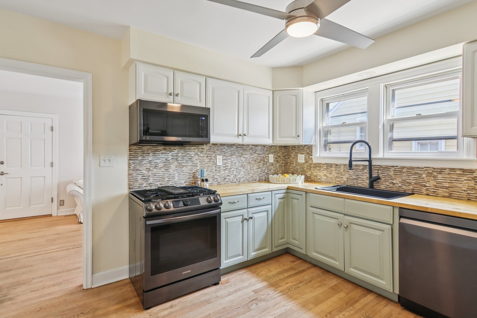 344 S Lake Street, Grayslake, IL 60030