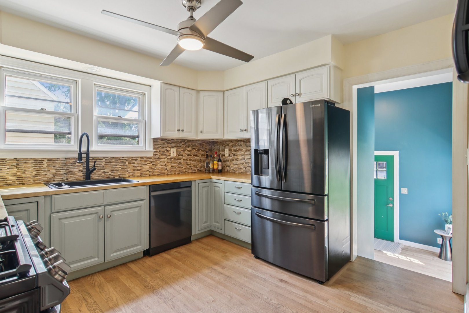344 S Lake Street, Grayslake, IL 60030
