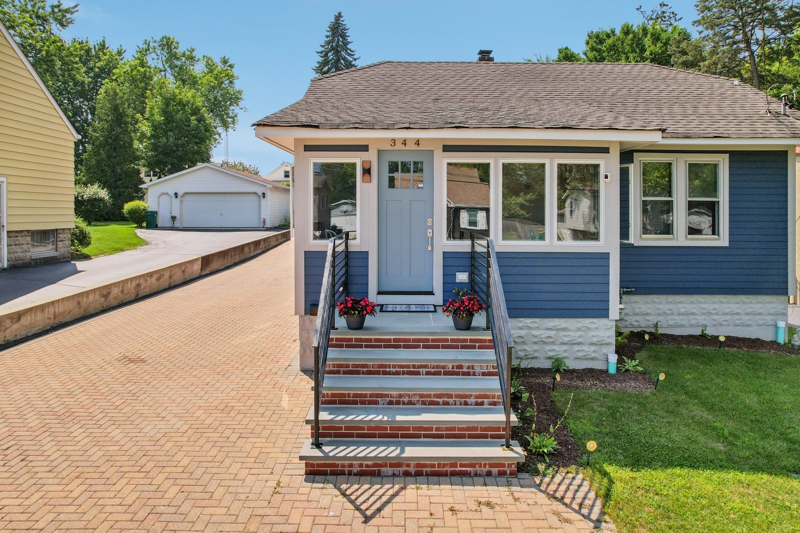 344 S Lake Street, Grayslake, IL 60030