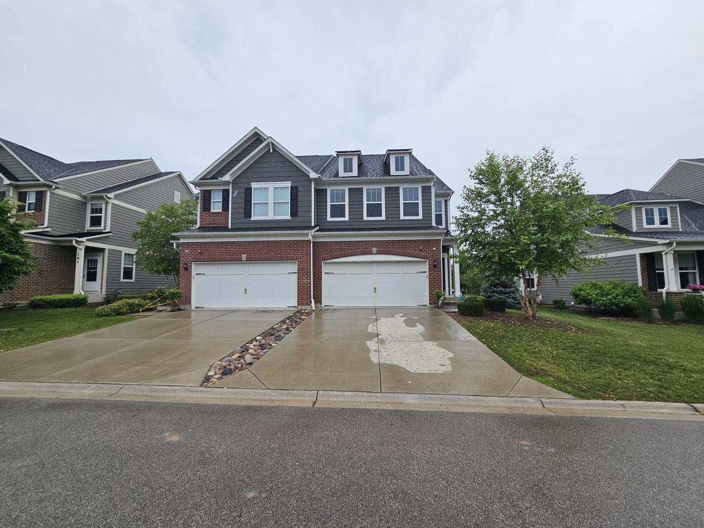 165 Waverly Court, Bloomingdale, IL 60108