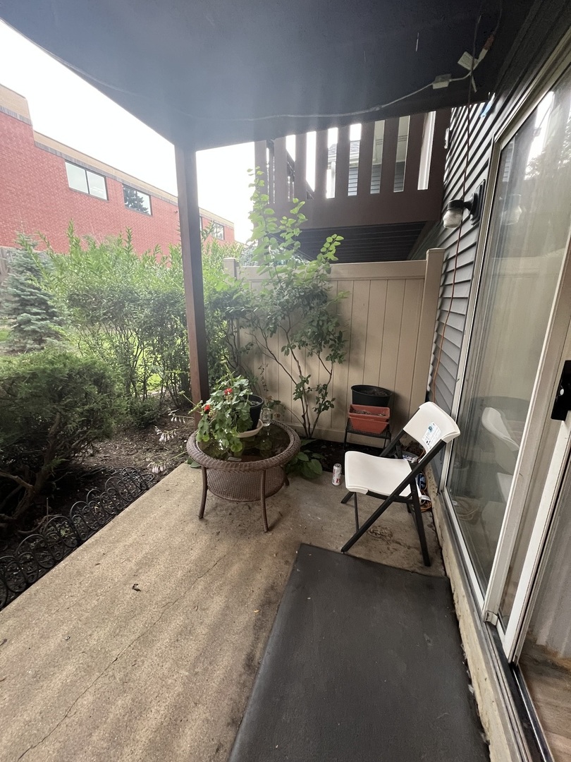 759 Sterling Court #B1, Bartlett, IL 60103