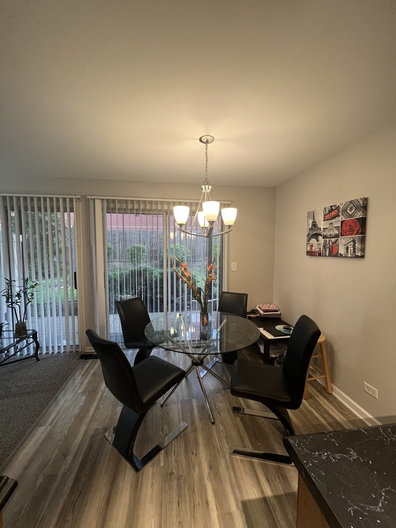 759 Sterling Court #B1, Bartlett, IL 60103