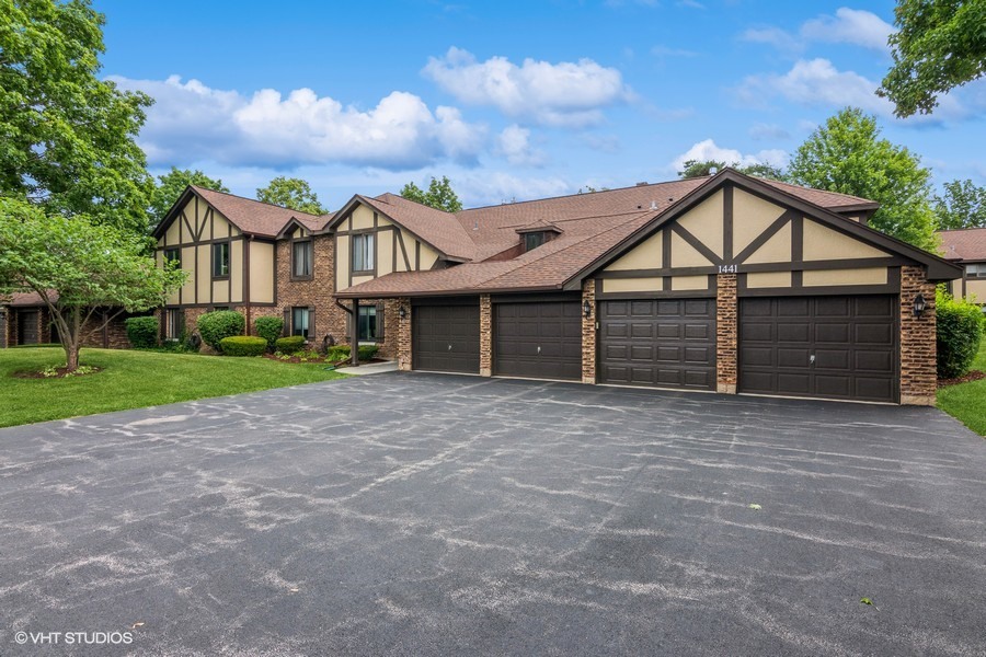 1441 Haverhill Drive #B, Wheaton, IL 60189
