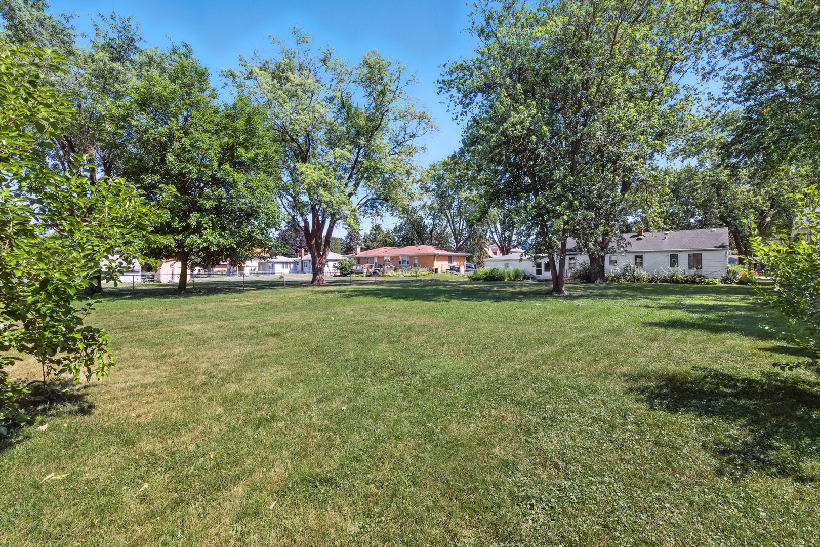1108 Everett Lane, Des Plaines, IL 60018