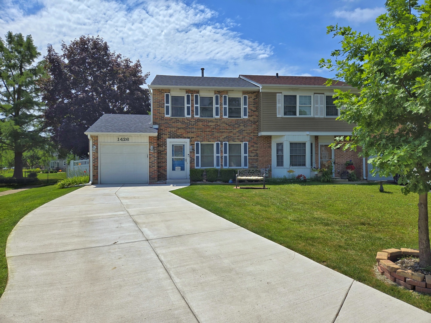 1426 Walnut Circle, Carol Stream, IL 60188