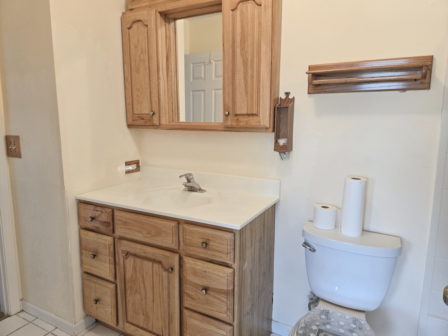 1426 Walnut Circle, Carol Stream, IL 60188