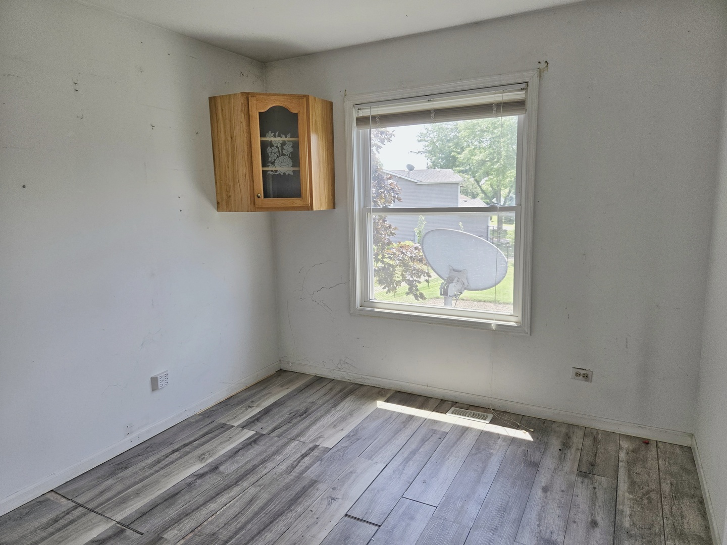 1426 Walnut Circle, Carol Stream, IL 60188