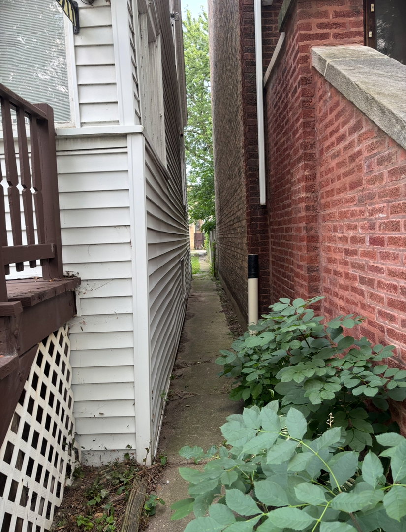 3911 N Saint Louis Avenue, Chicago, IL 60618