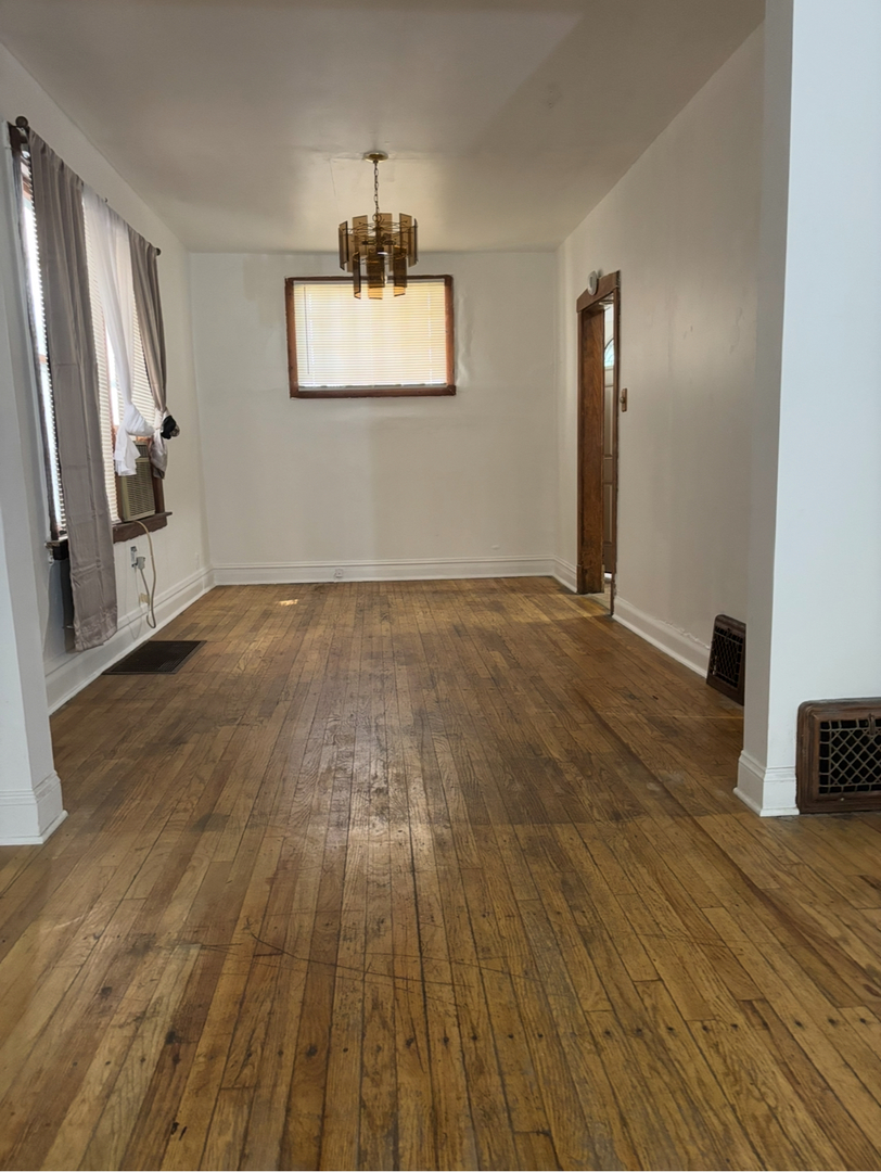3911 N Saint Louis Avenue, Chicago, IL 60618