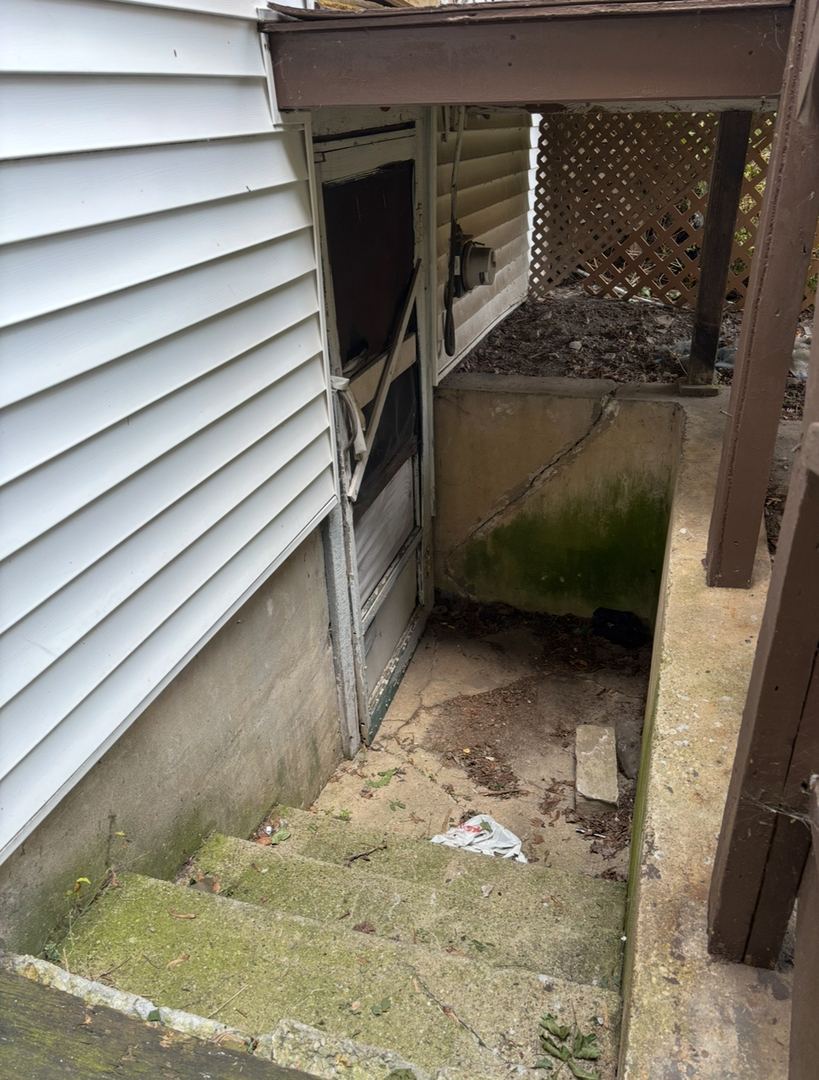 3911 N Saint Louis Avenue, Chicago, IL 60618