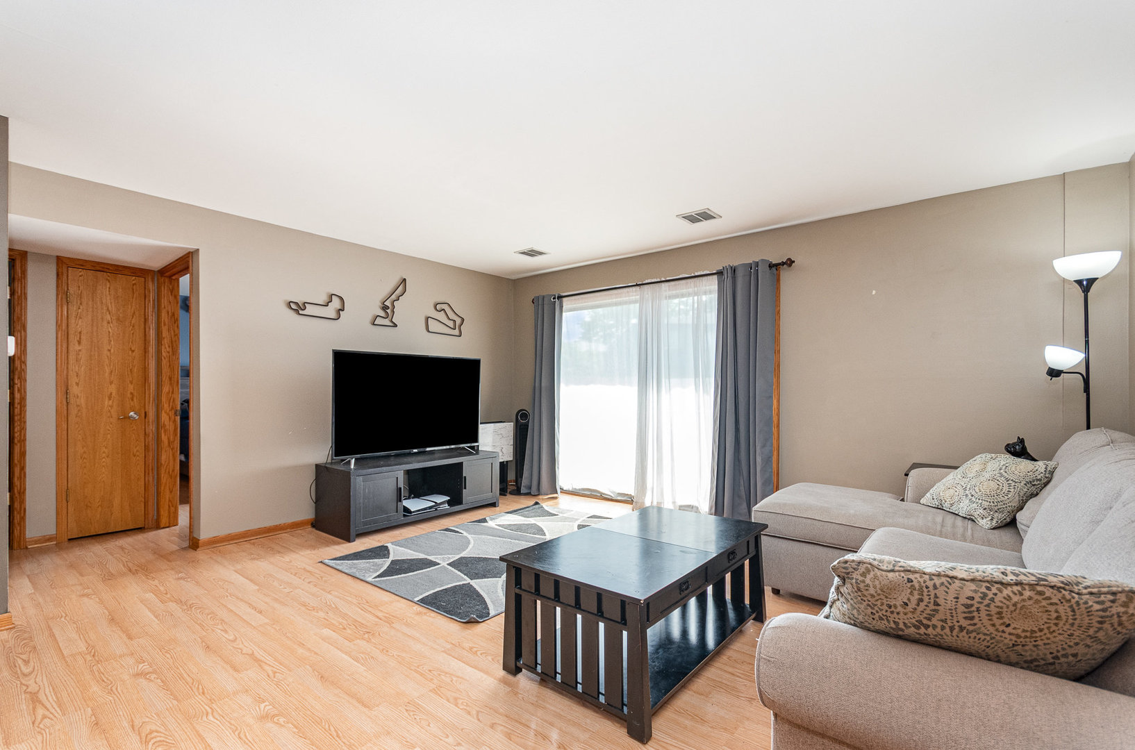 4827 W 109th Street #203, Oak Lawn, IL 60453