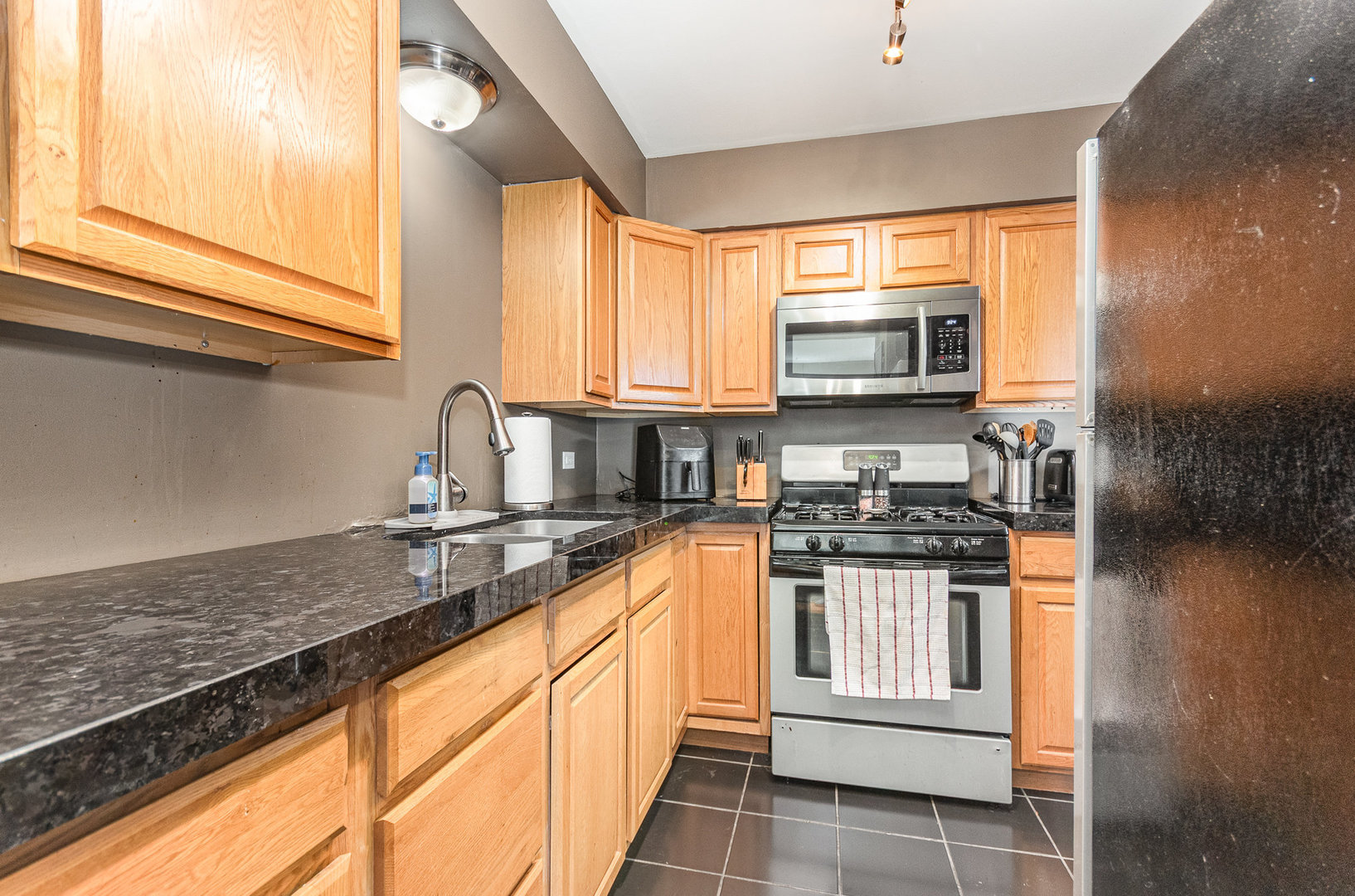 4827 W 109th Street #203, Oak Lawn, IL 60453