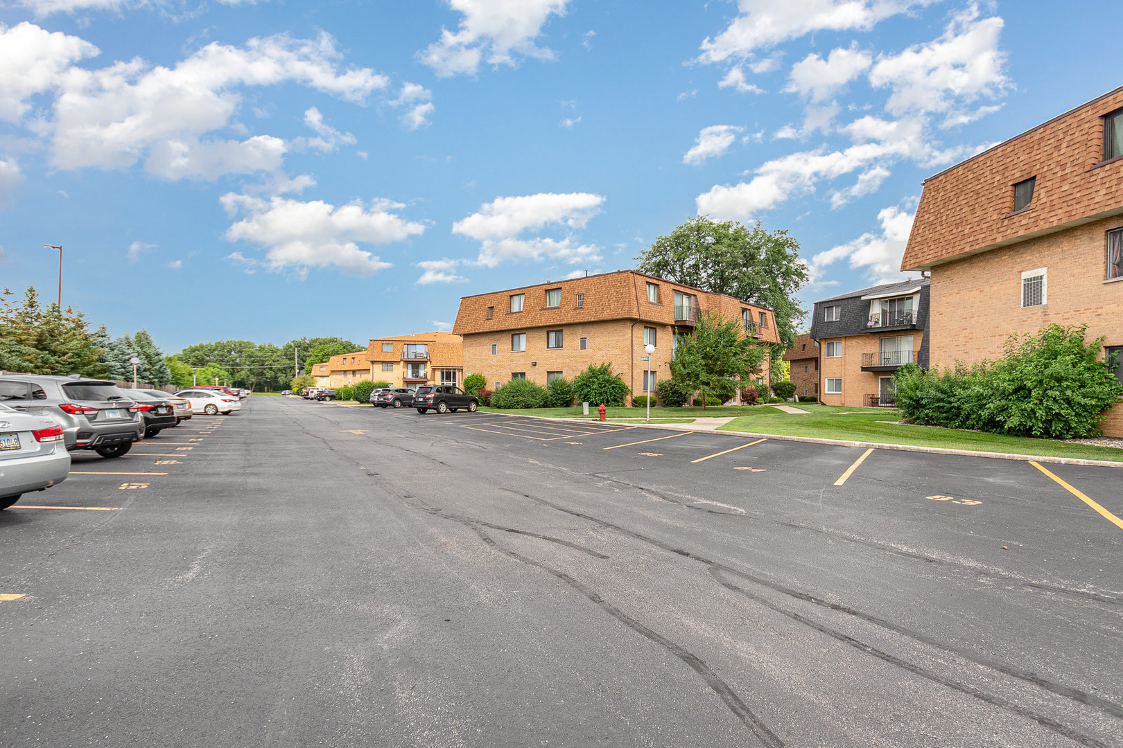 4827 W 109th Street #203, Oak Lawn, IL 60453