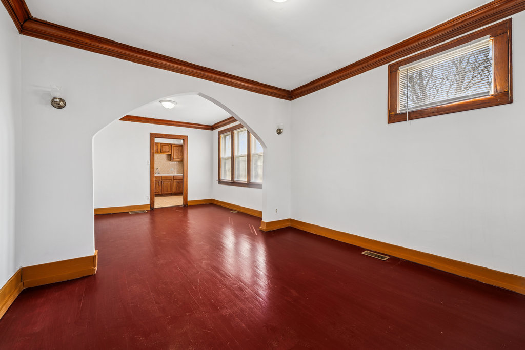 15211 Vincennes Road, Phoenix, IL 60426