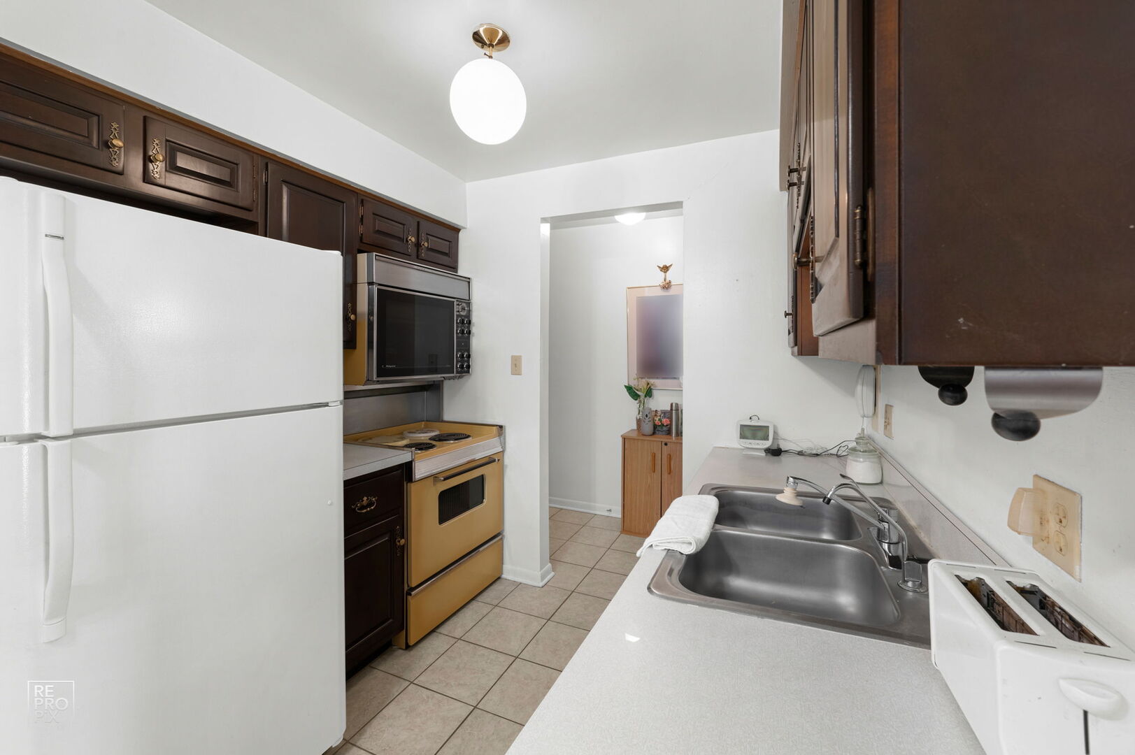 6135 W 94th Street #B1, Oak Lawn, IL 60453