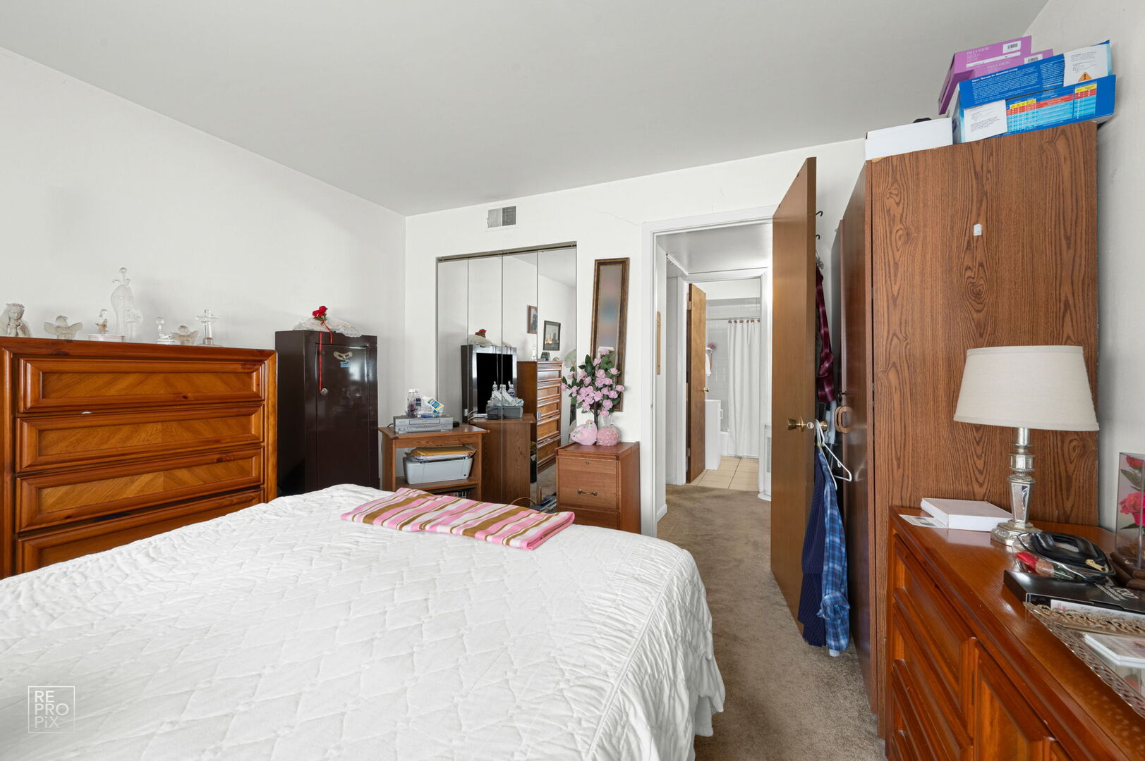 6135 W 94th Street #B1, Oak Lawn, IL 60453