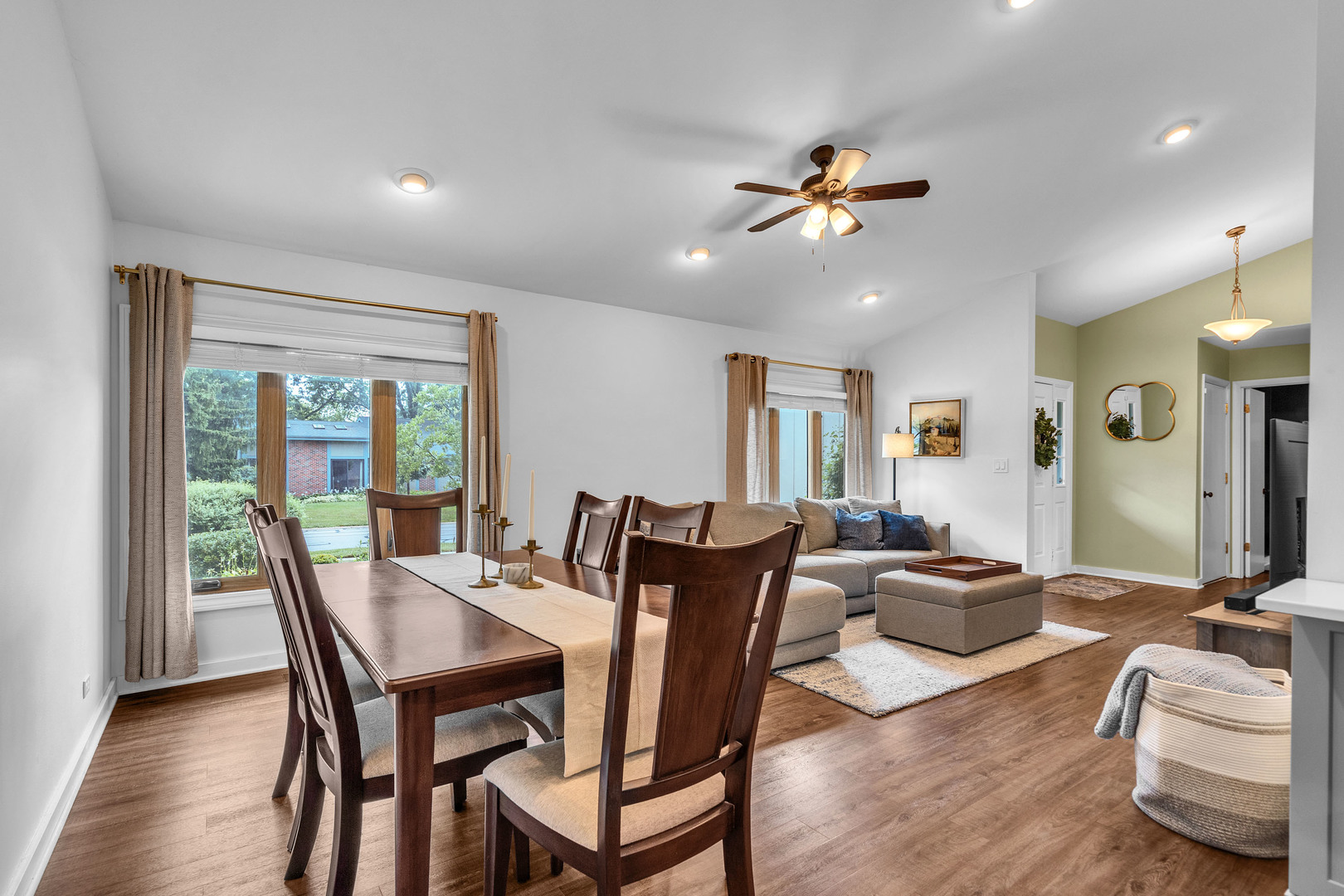 542 Bryce Trail, Roselle, IL 60172