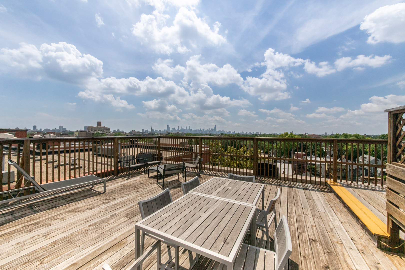 1800 W Roscoe Street #525, Chicago, IL 60657