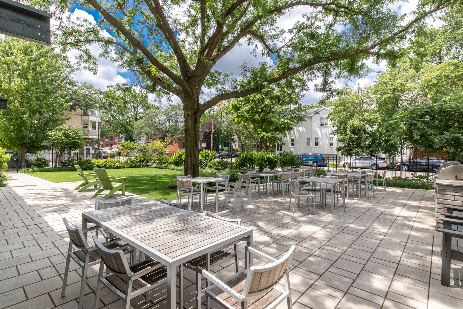 1800 W Roscoe Street #525, Chicago, IL 60657