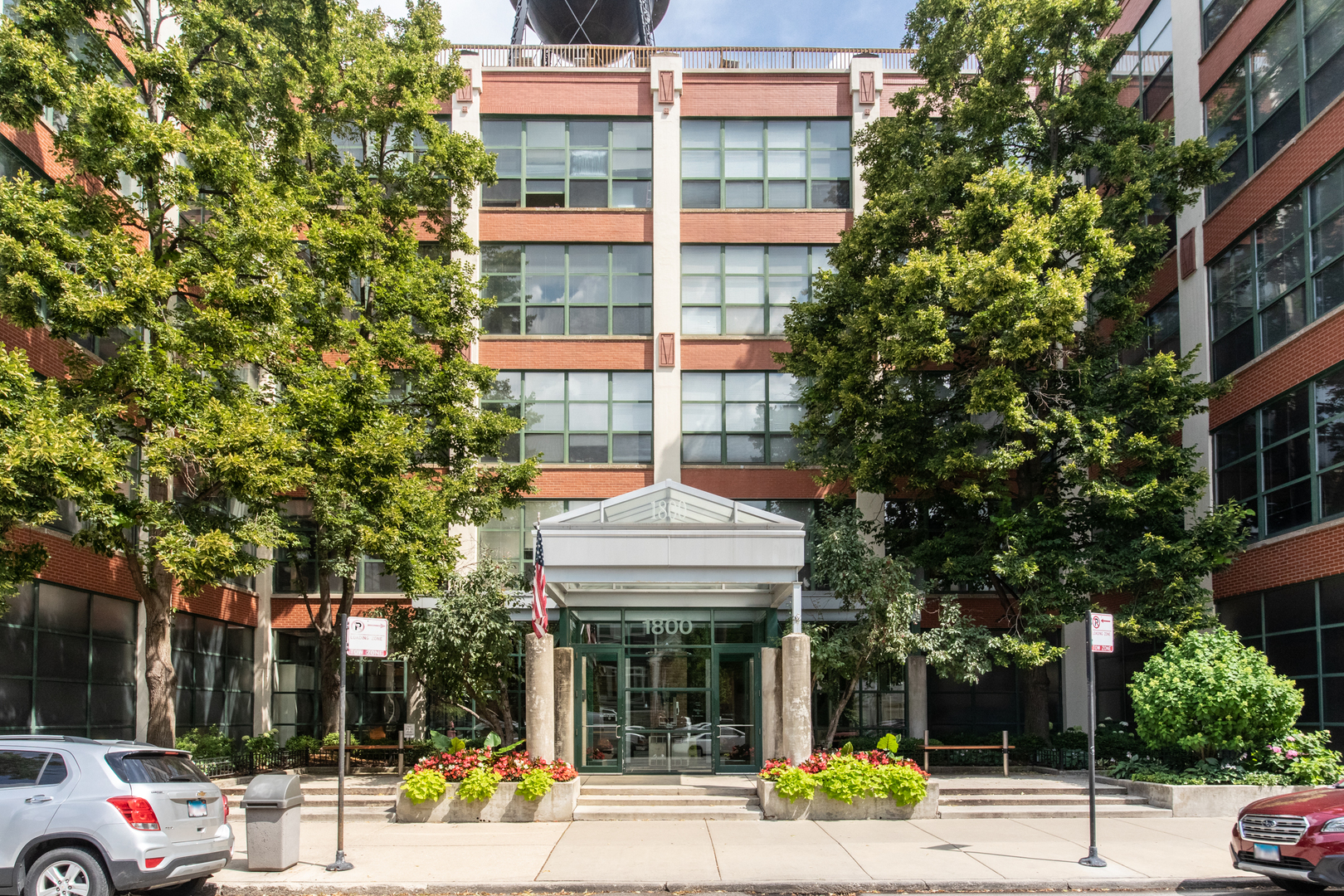 1800 W Roscoe Street #525, Chicago, IL 60657