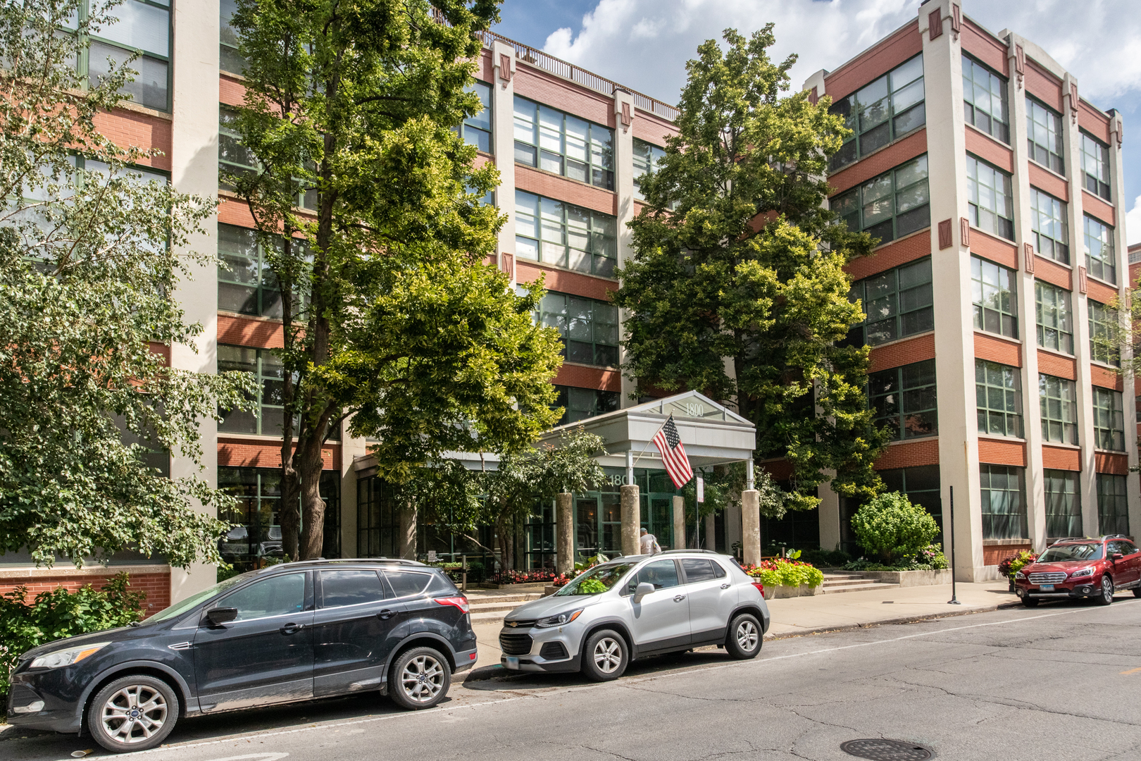 1800 W Roscoe Street #525, Chicago, IL 60657