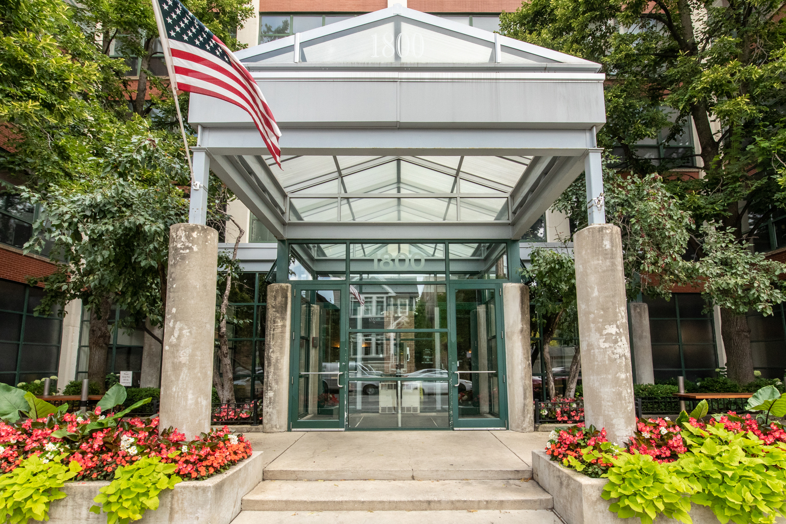 1800 W Roscoe Street #525, Chicago, IL 60657