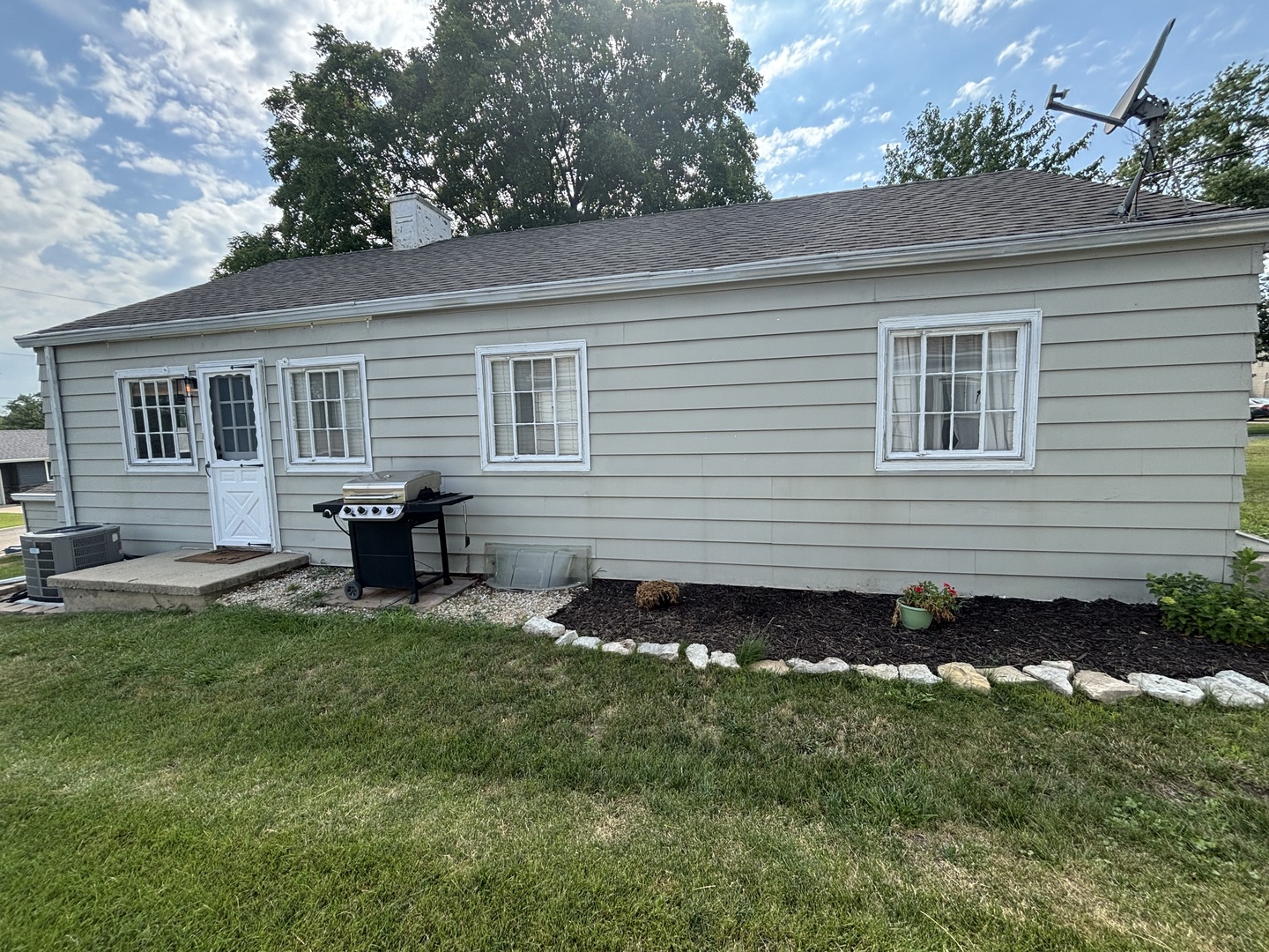 1805 Rock Street, Peru, IL 61354