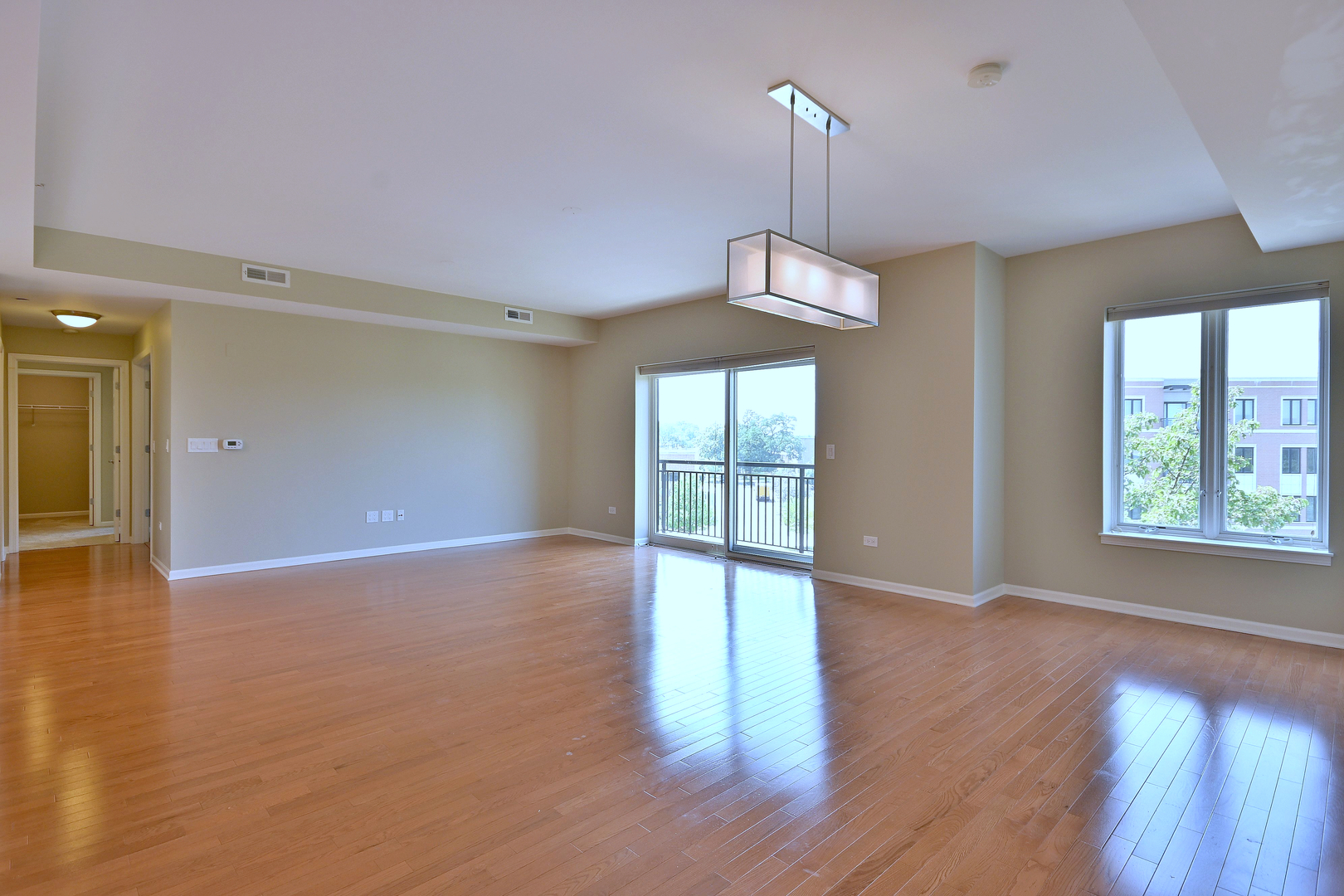 145 S York Street #504, Elmhurst, IL 60126