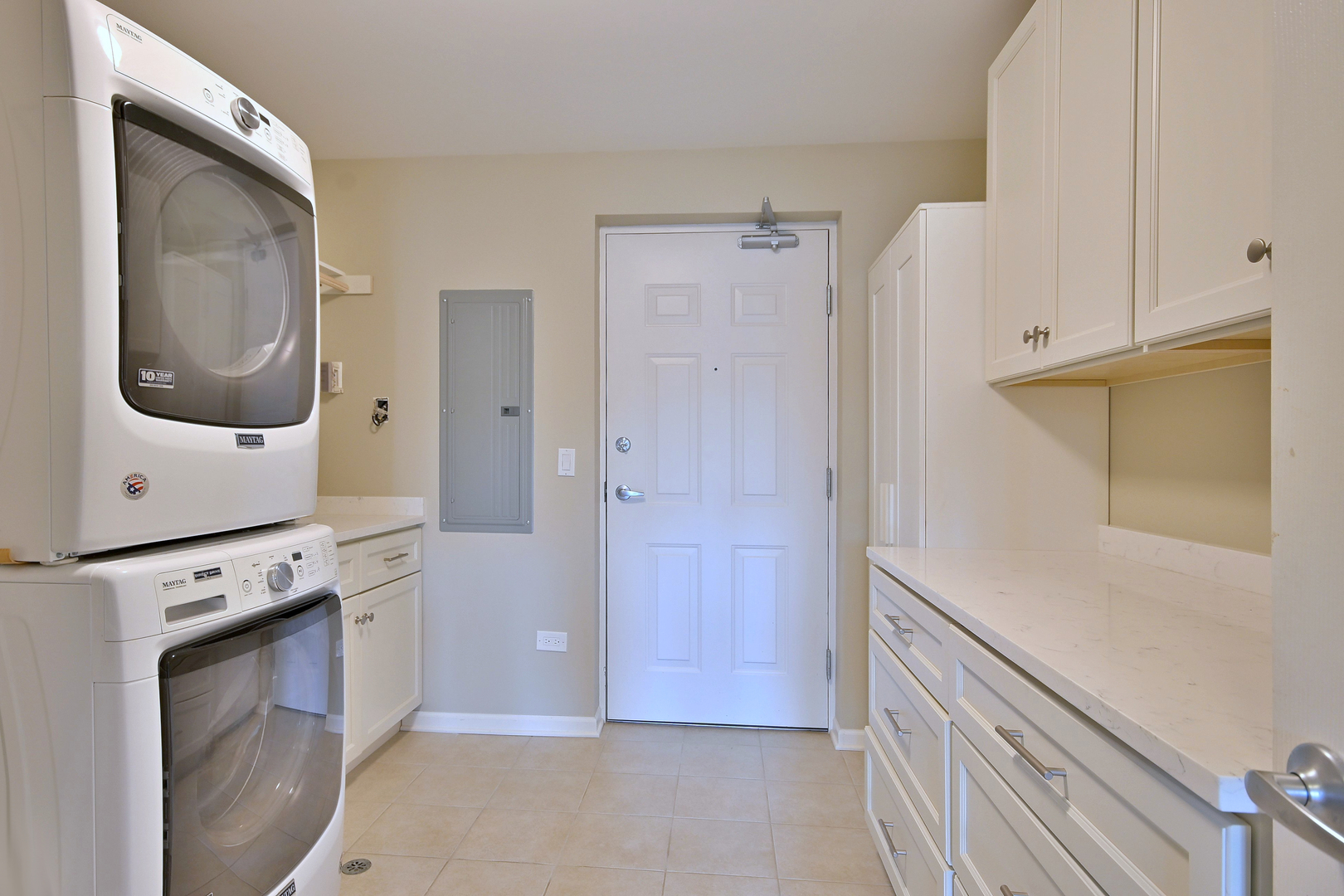 145 S York Street #504, Elmhurst, IL 60126
