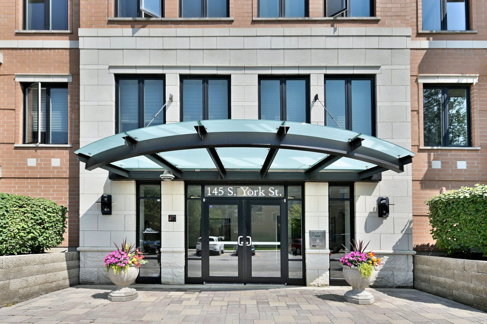 145 S York Street #504, Elmhurst, IL 60126