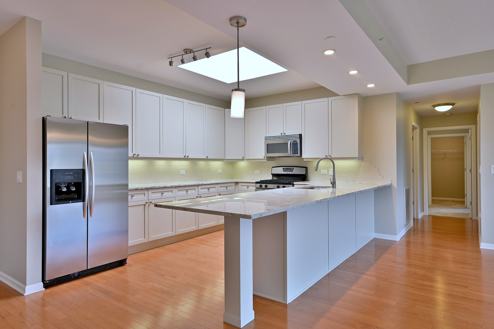 145 S York Street #504, Elmhurst, IL 60126