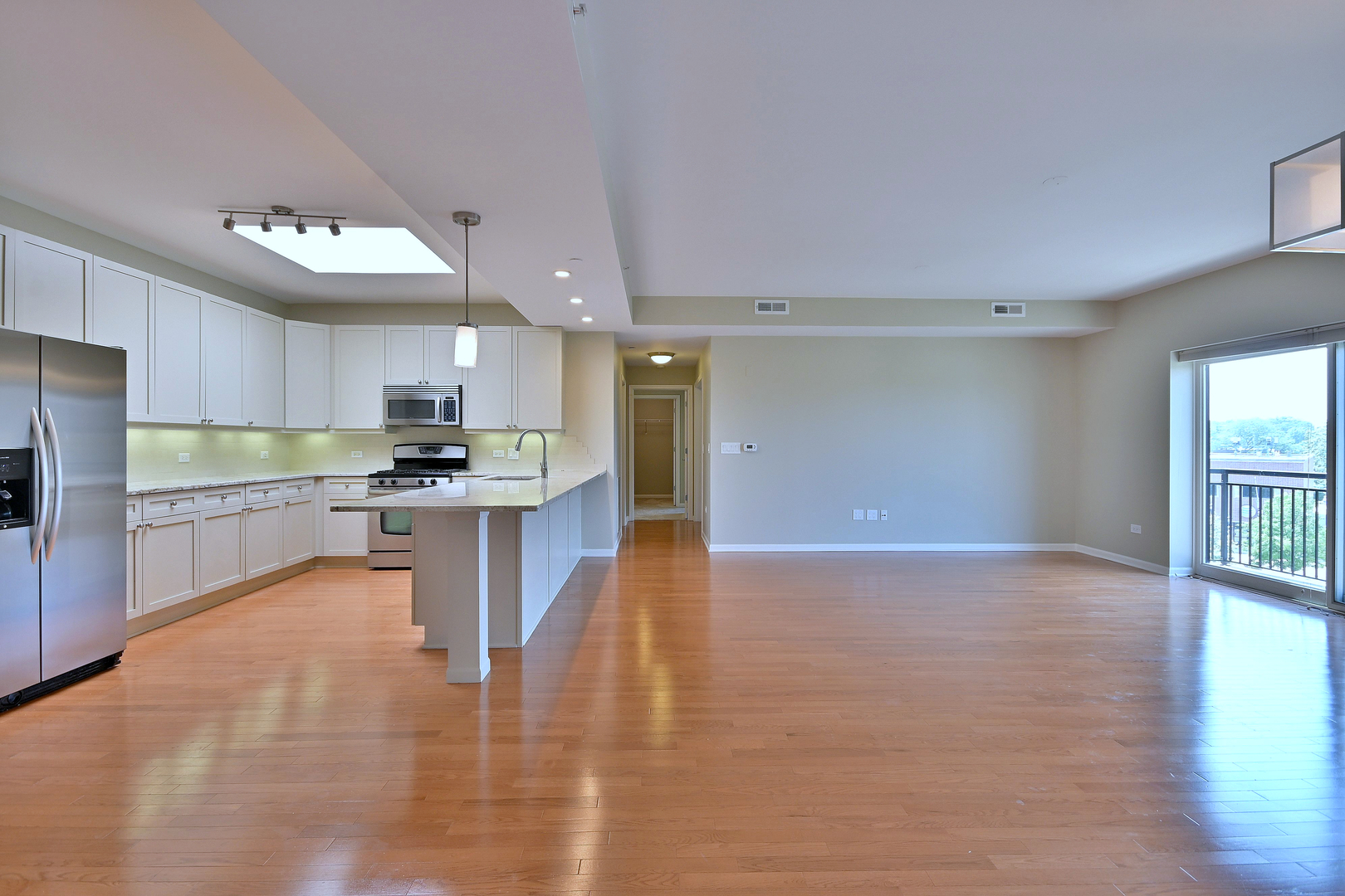 145 S York Street #504, Elmhurst, IL 60126