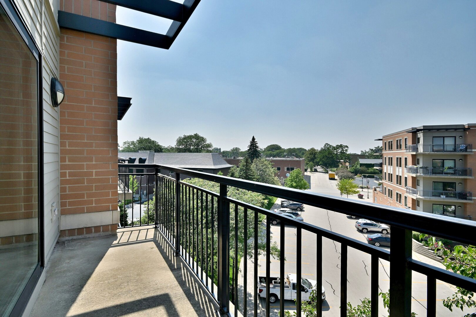 145 S York Street #504, Elmhurst, IL 60126