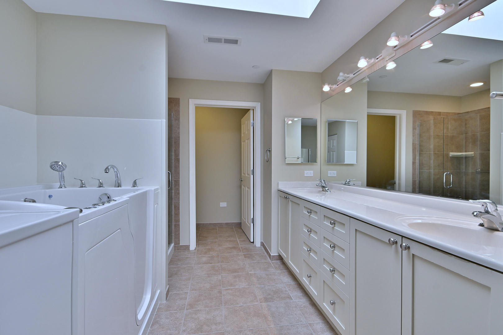 145 S York Street #504, Elmhurst, IL 60126