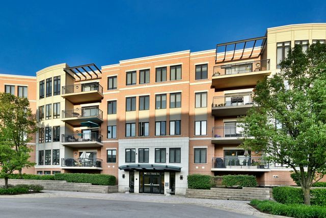 145 S York Street #504, Elmhurst, IL 60126