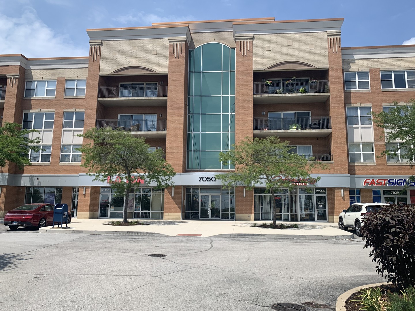 7050 183rd Street #203, Tinley Park, IL 60477