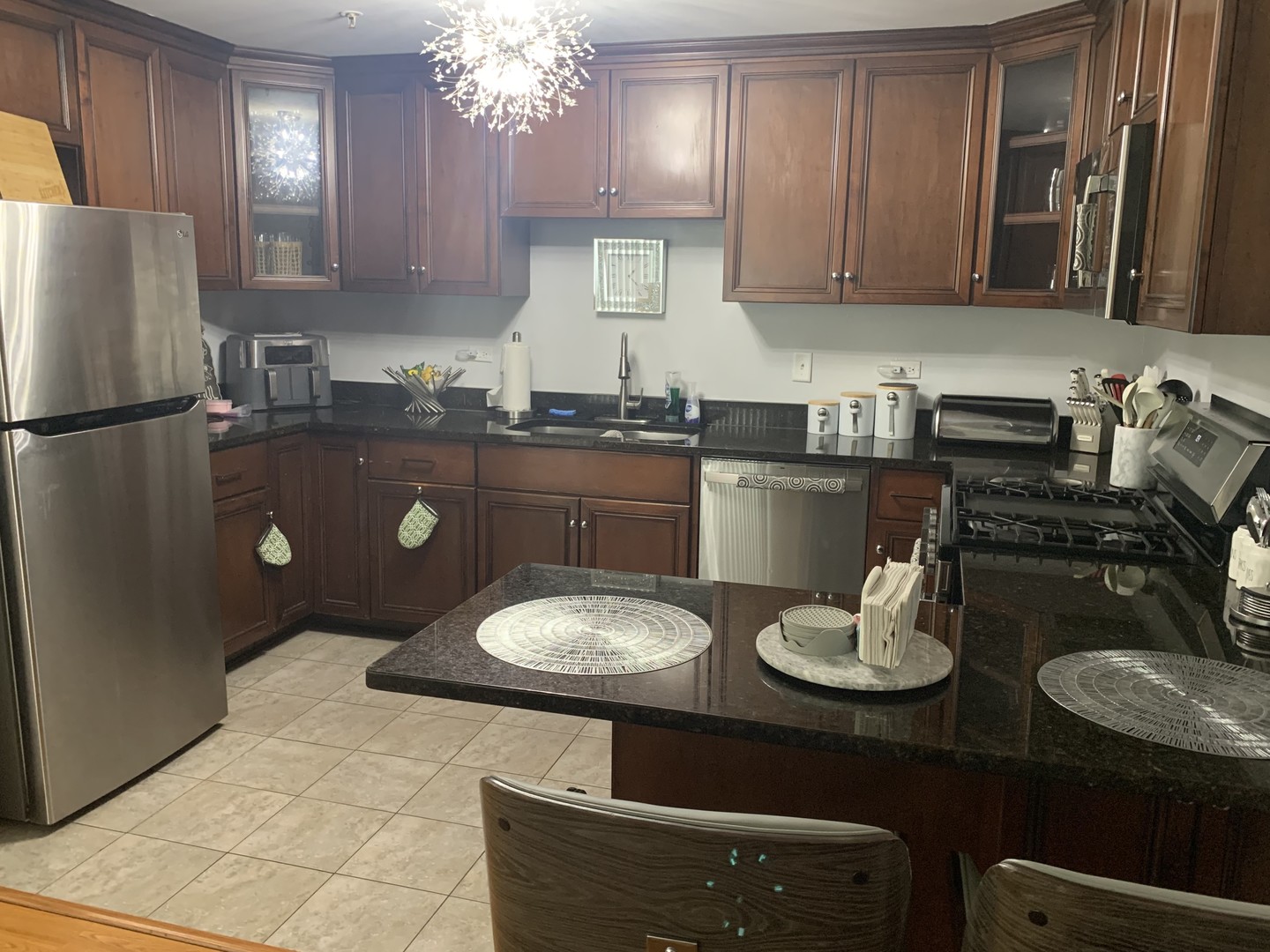 7050 183rd Street #203, Tinley Park, IL 60477