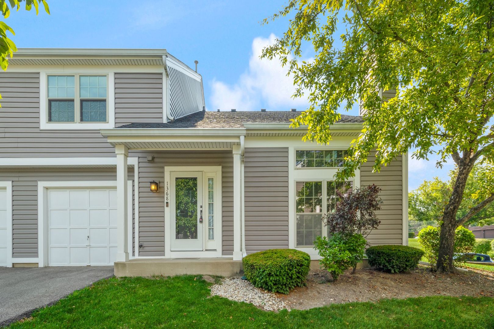 1368 N Knollwood Drive, Palatine, IL 60067
