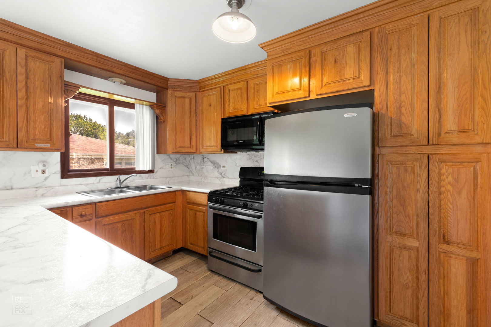 7S261 S River Road, Naperville, IL 60540