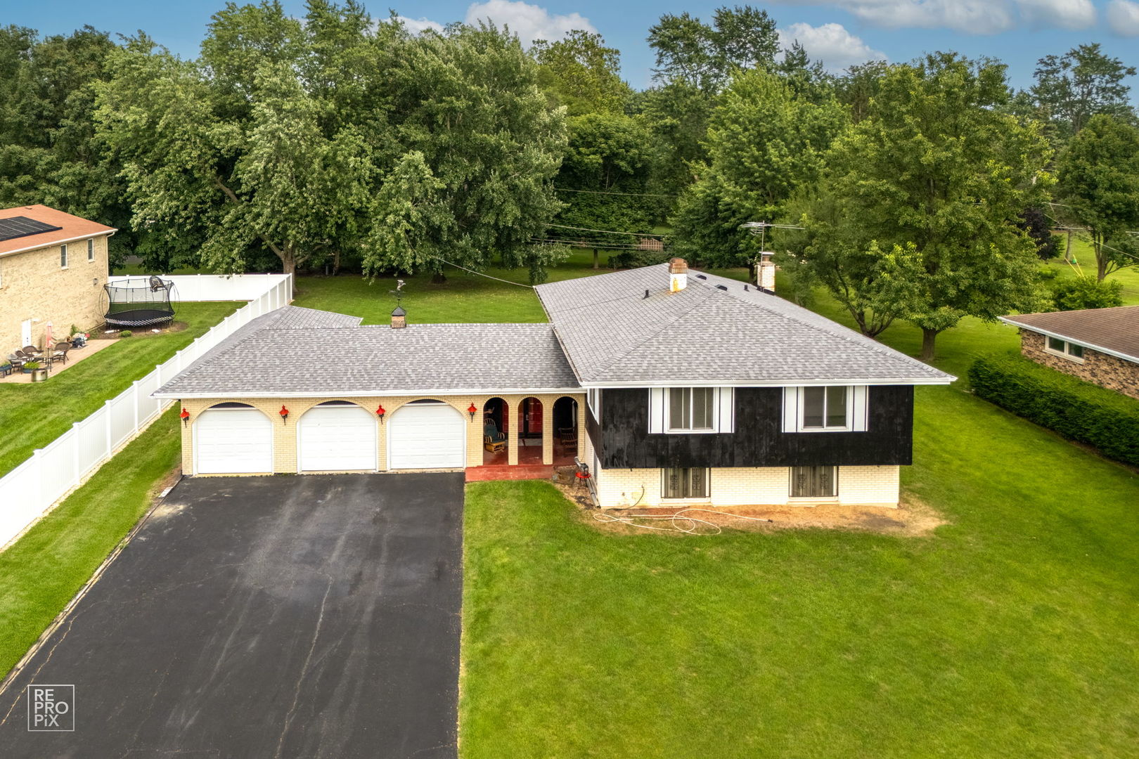 7S261 S River Road, Naperville, IL 60540
