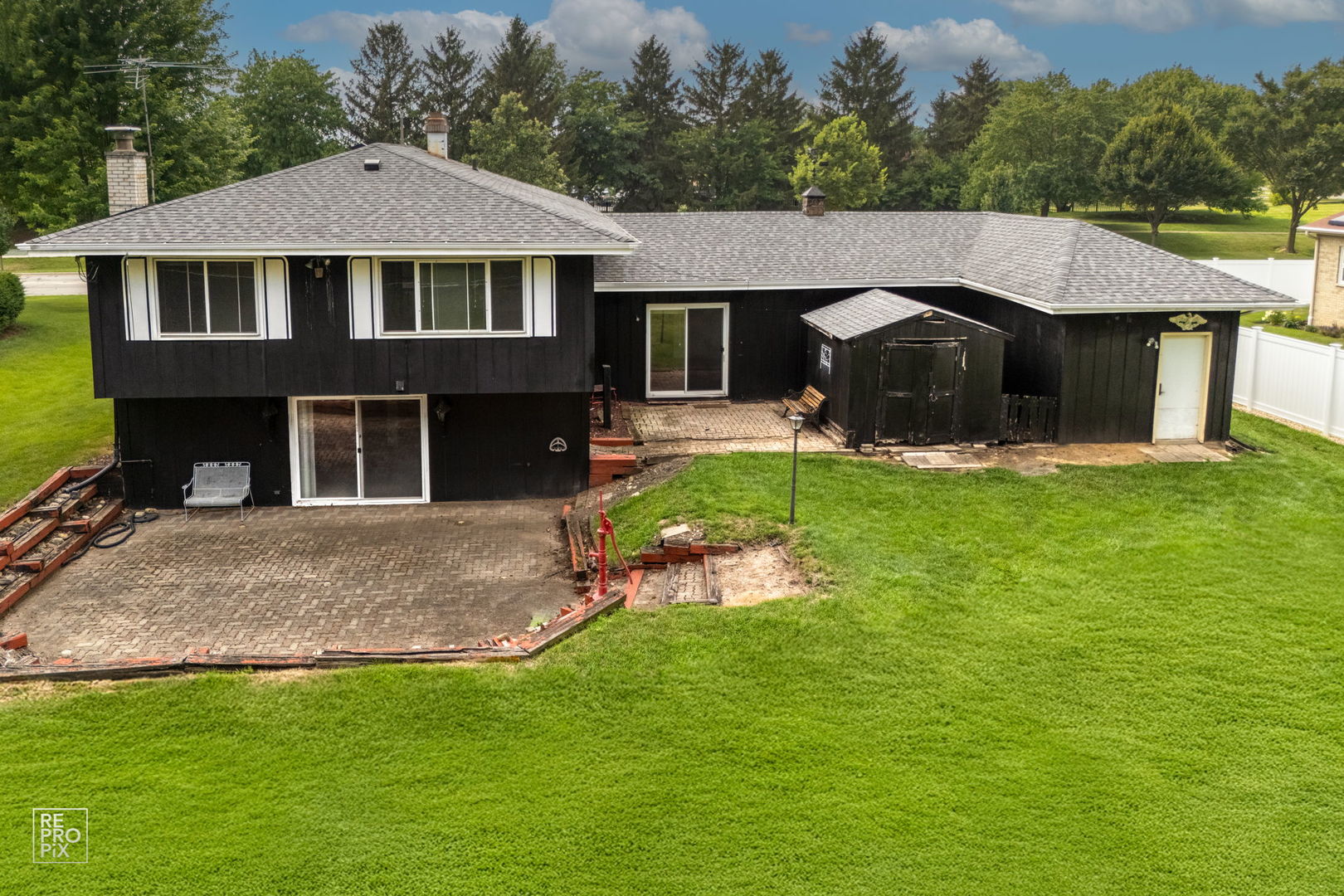 7S261 S River Road, Naperville, IL 60540
