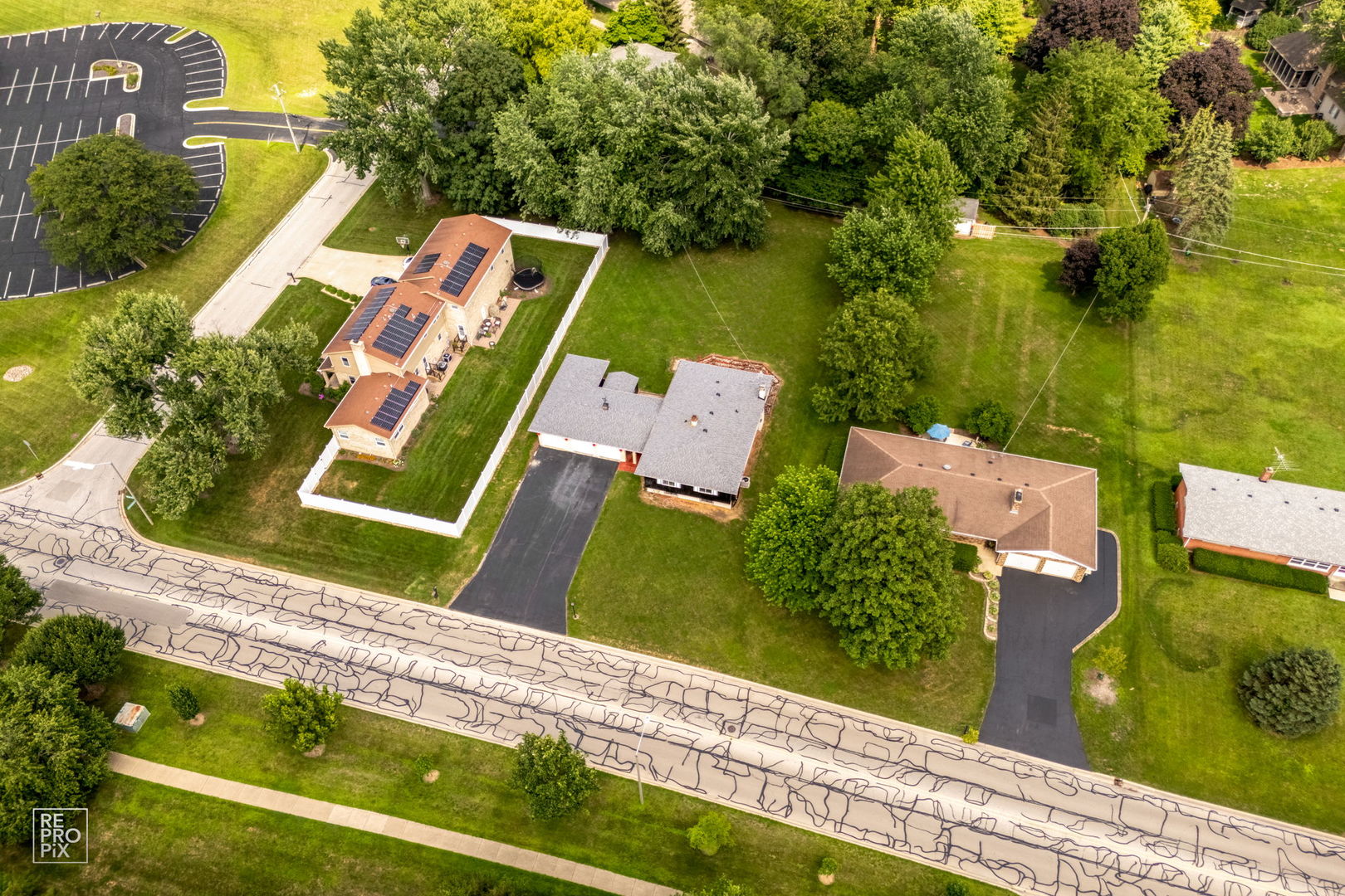 7S261 S River Road, Naperville, IL 60540