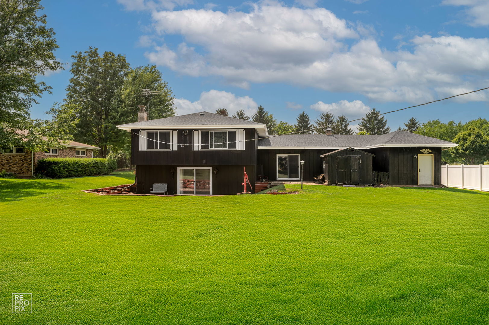 7S261 S River Road, Naperville, IL 60540