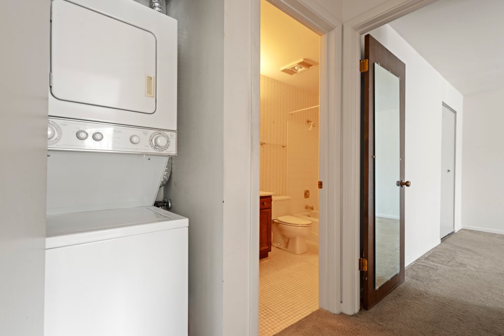 707 W Central Road #2C6, Mount Prospect, IL 60056