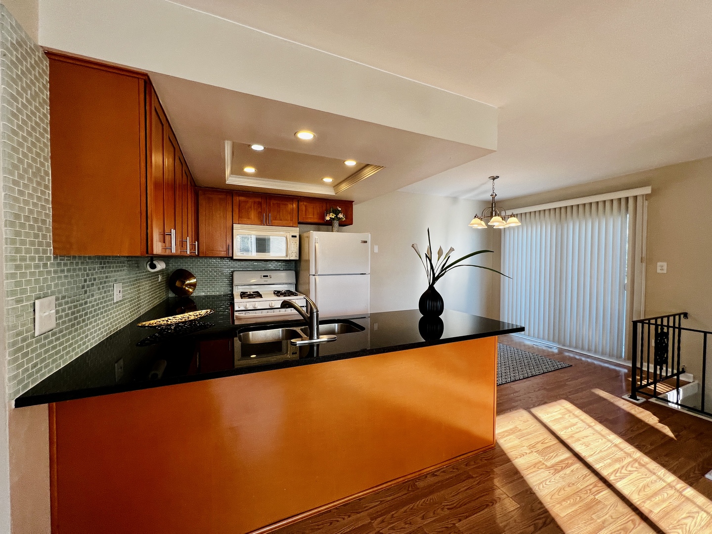 2077 N Ginger Circle #17D, Palatine, IL 60074