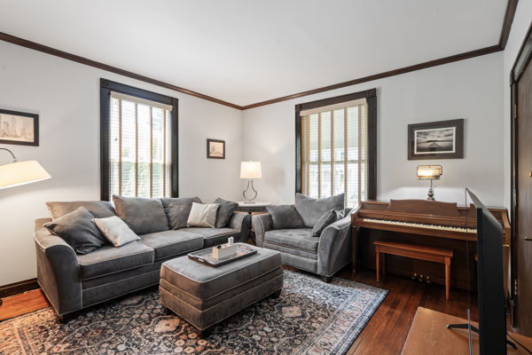 3621 Vernon Avenue, Brookfield, IL 60513