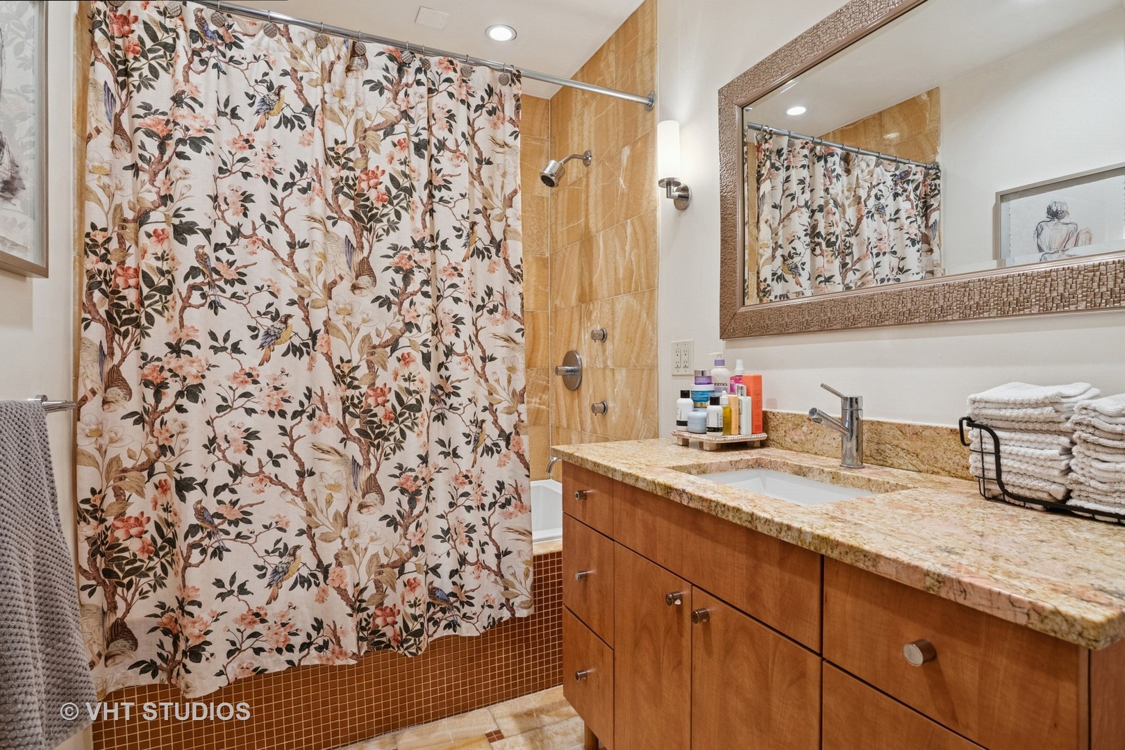629 W Buckingham Place #1W, Chicago, IL 60657