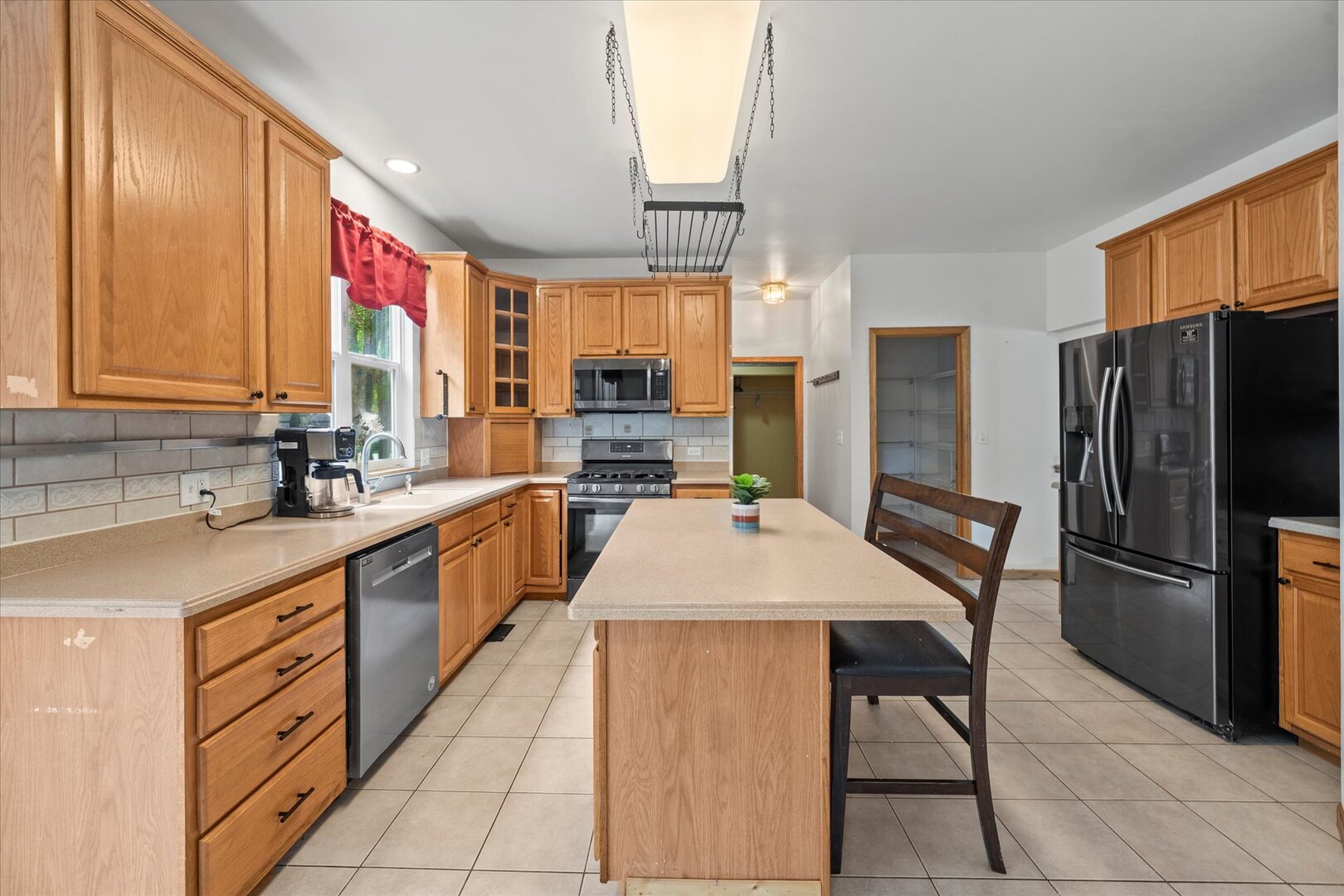 1228 Pennsylvania Avenue, Winthrop Harbor, IL 60096