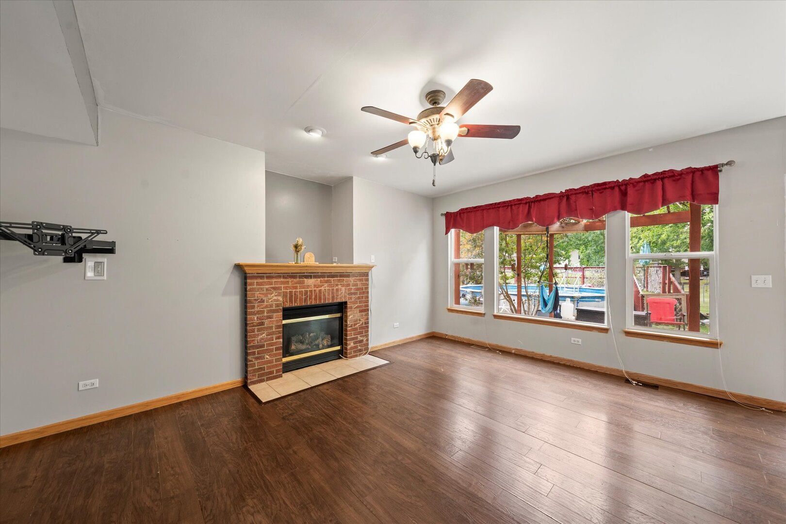 1228 Pennsylvania Avenue, Winthrop Harbor, IL 60096